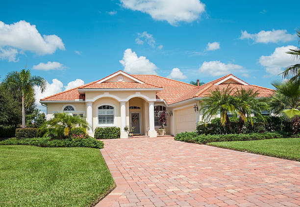 Best Decorative Driveway Pavers  in Le Claire, IA